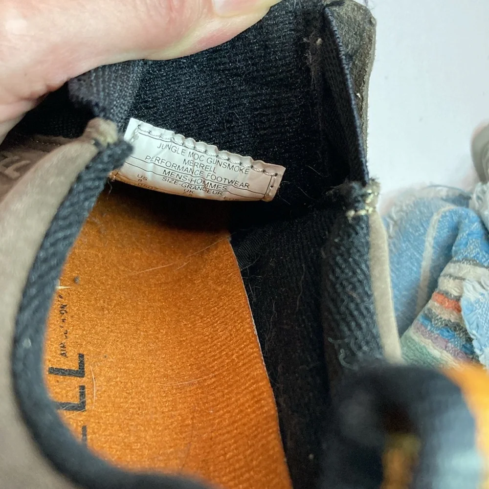 Men’s‎ 8 Merrell brown chukka slip ons. Rugged sole. Box 16